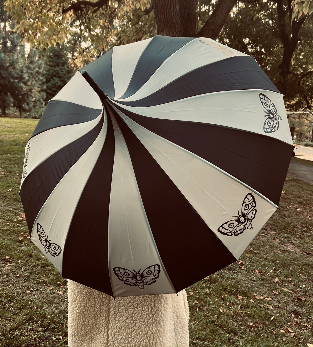 Charcoal Death Moth Umbrella – Witchwood Bags